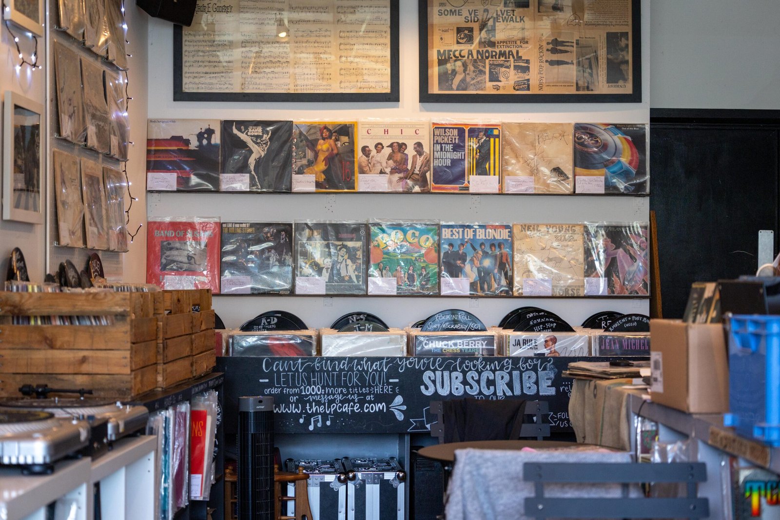 The chalkboard describing Climpson & Sons as pioneers of the London specialty coffee scene